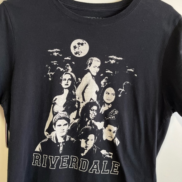 RIVERDALE black t-shirt. Large. - Picture 1 of 3